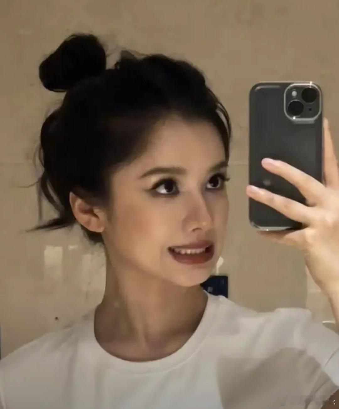 张婧仪这张好像宋威龙啊 