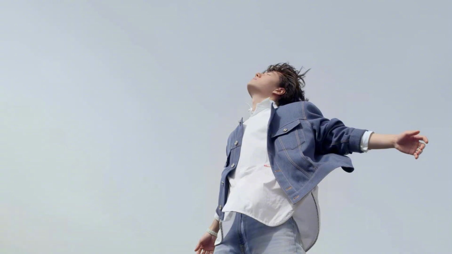 那个在天台跳舞的少年长大了p1 2018日本外拍花絮p2 2026GQ四月刊封面