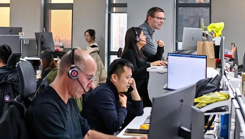 西方人为啥拼了命劝我们别加班？

​他们管这闲事，可不是心疼咱们打工人加班累，核