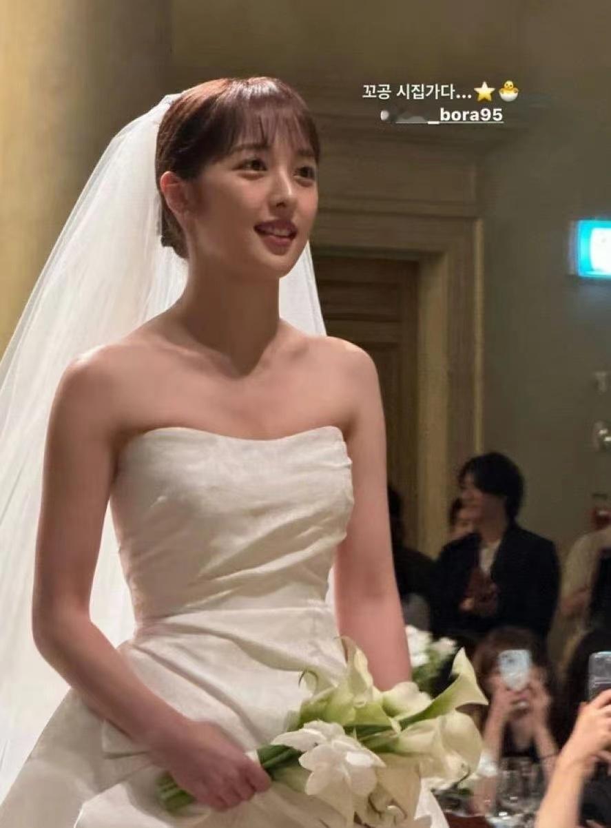#金宝罗婚纱照##金宝罗结婚照#金宝罗结婚照，哇塞 ​​​