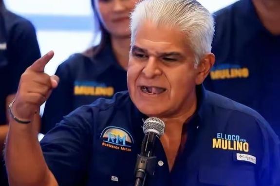 巴拿马玩砸了！强收港口又反悔，忘了是谁把它扶起来的？

巴拿马这波操作，是真把自