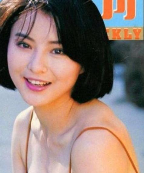 2007年，李赛凤趁丈夫出差，和体格壮硕的干儿子发生了亲密接触。正当两人关系暧昧