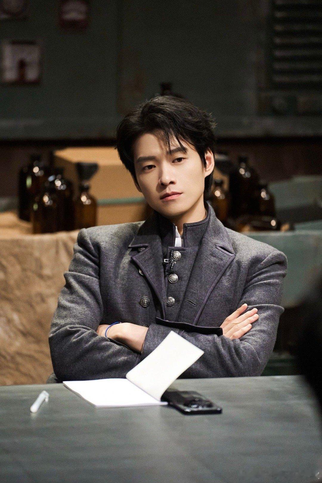 我不会放弃往大侦探捉唐僧的大侦探 何老师说自己十年全勤的时候，语气轻描淡写，但我