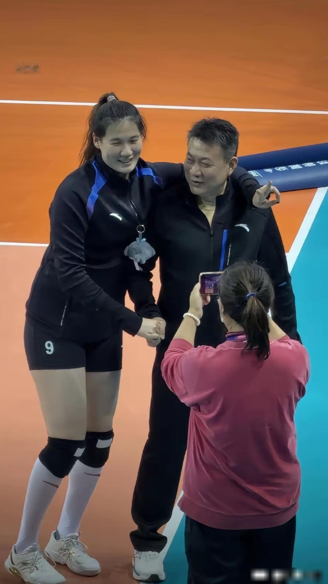 王云蕗再见恩师蔡斌非常开心，大蕗同学不忘师恩值得点赞

巴黎奥运会周期，蔡斌安排