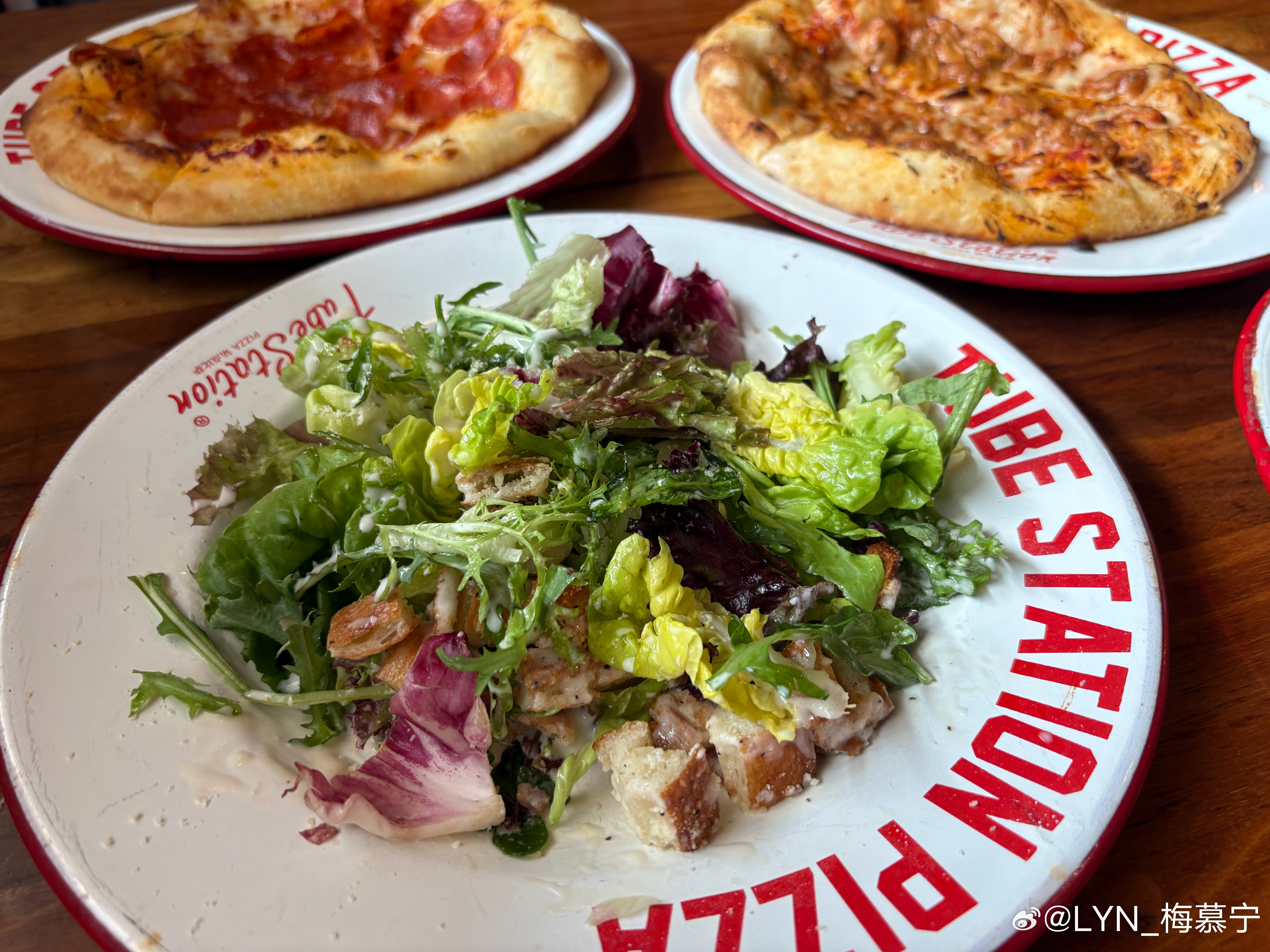 生活手记 想吃这家的pizza🍕有些日子了，昨天正好路过又赶上饭点儿，馋虫很自