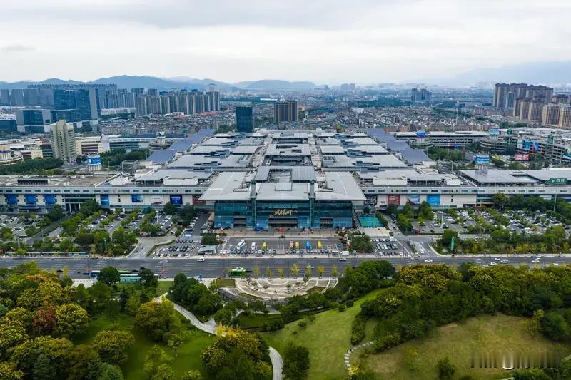 🔥 世界杯哨声未响，义乌已踢出一记“供应链世界波”——越南输在72小时极速打样