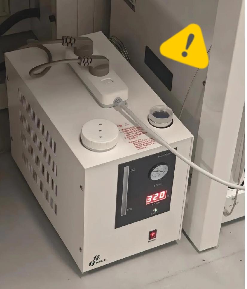 都发现漏气了


居然还能出事？

看重庆大学这起实验室事故，真看得人火大。李某