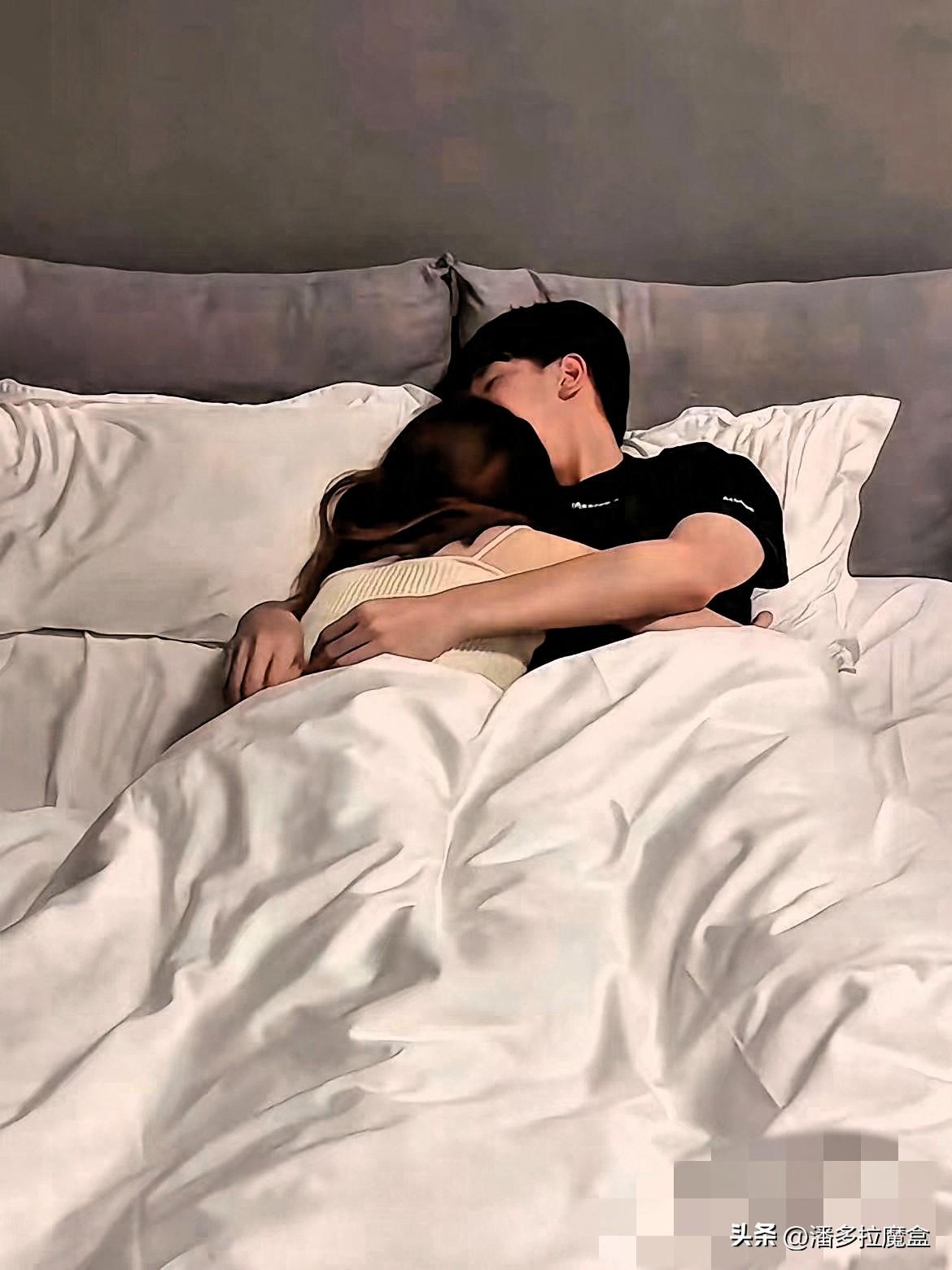 这年头有些女孩子，确实单纯得让人心疼又想骂。

刚刷到一个妹子的经历，两人约会进