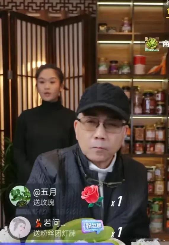 杨老五的脸皮不是一般的厚啊！
近期，杨老五拜师闹剧已经是虎头蛇尾了，不知道是老五