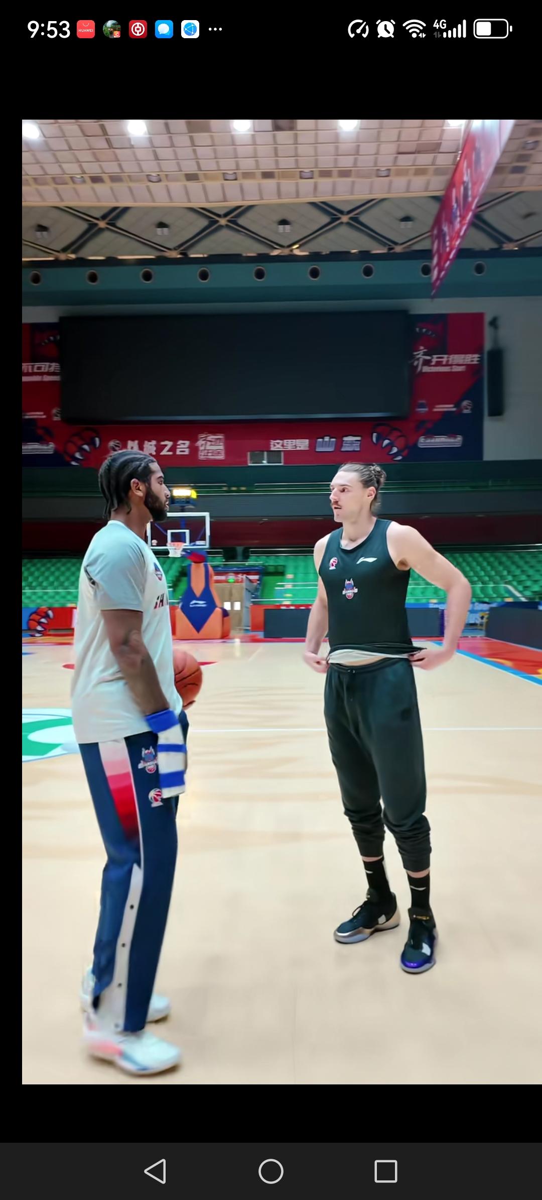 山东高速今天晚上迎战辽宁，这是一场关键的卡位战，山东队不能再输了，如果再输前八都