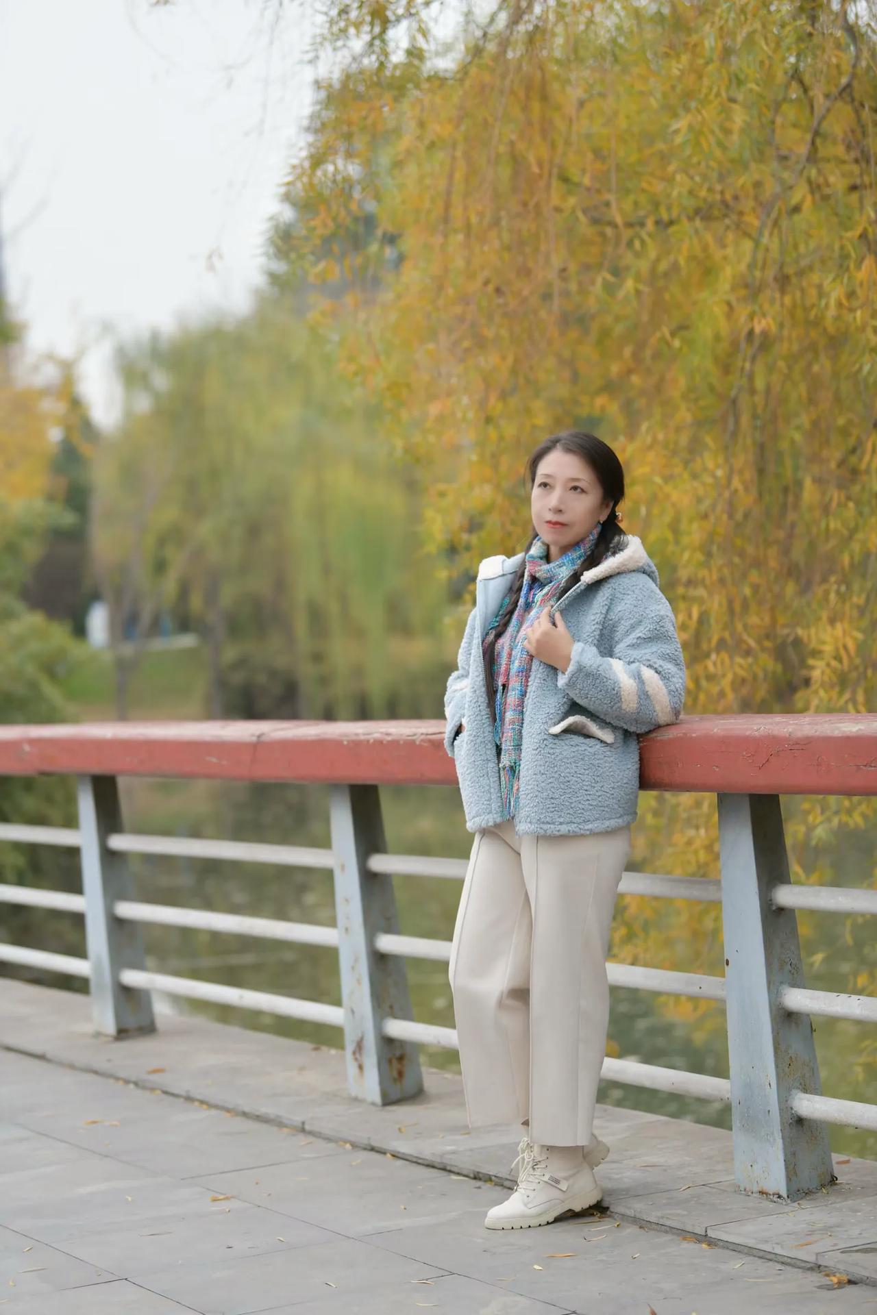 初冬时节的龙湖风景！分享湖边照片 湖边氛围感拍照 拍一组公园美景