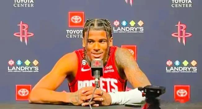 #NBA那点事儿# 
北京时间10月26日NBA火箭队后卫杰伦.格林赛前接受采访