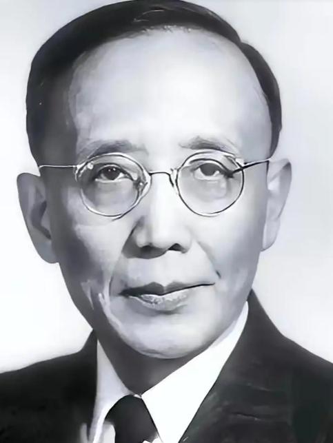 1936年，鲁迅在上海病逝，在日本流亡的郭沫若得知后，没有因为被鲁迅痛骂过而庆幸
