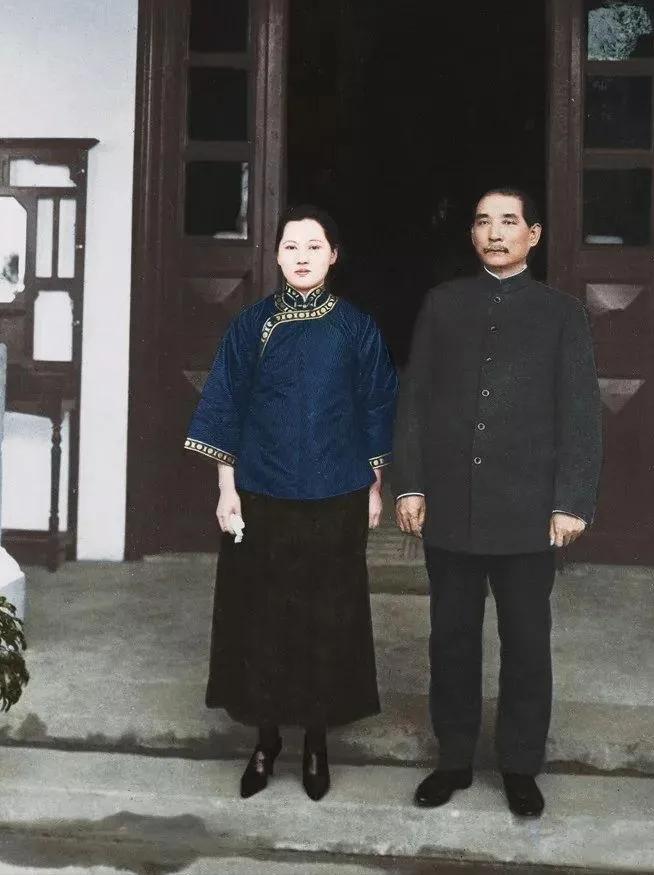 孙中山和宋庆龄的真实长相，并非演员扮演，而是货真价实的真品！照片中的两人容貌清晰