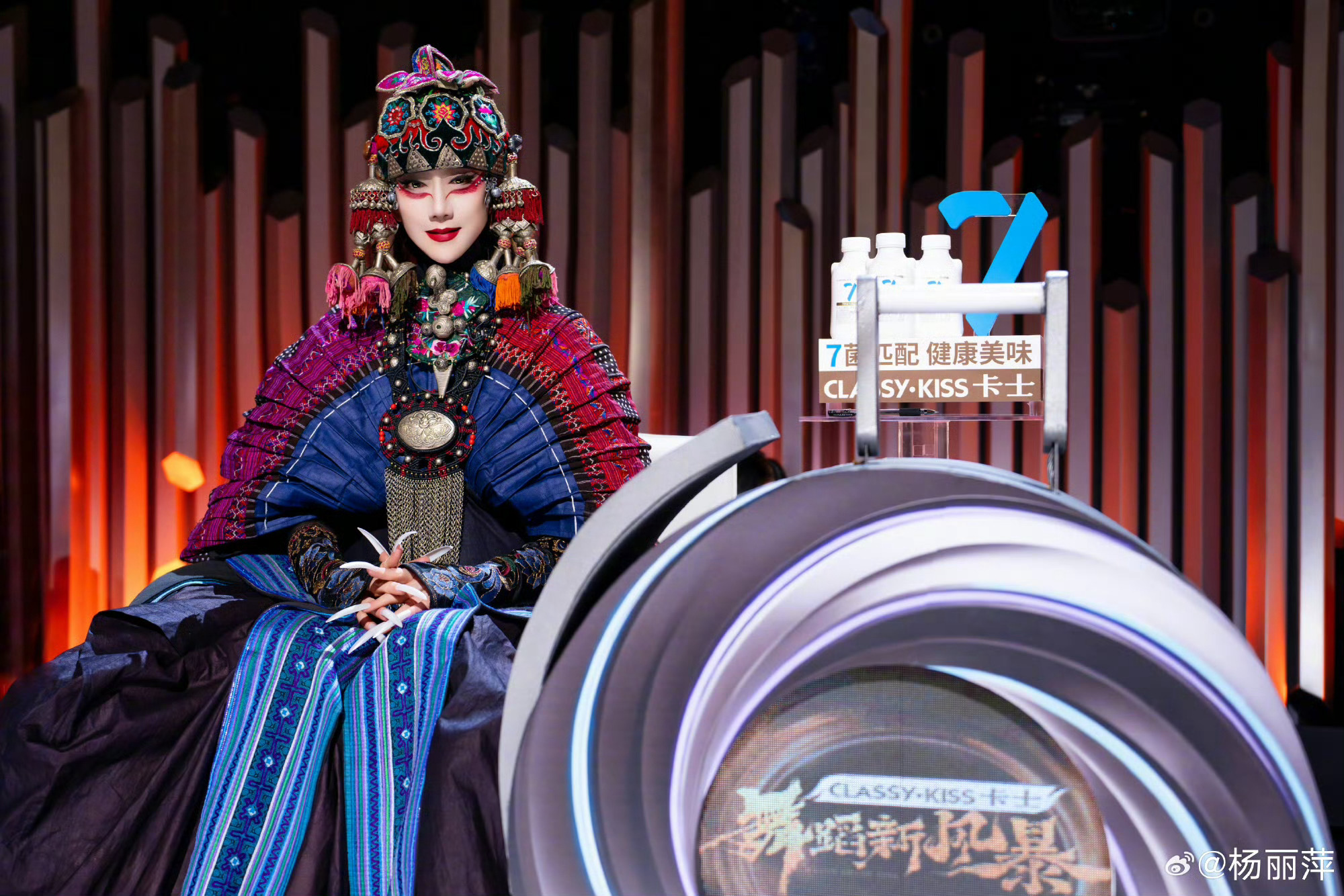 杨丽萍来生不想做人舞蹈新风暴杨丽萍老师的这句话好有力量，一生寄情于舞蹈，和自然生