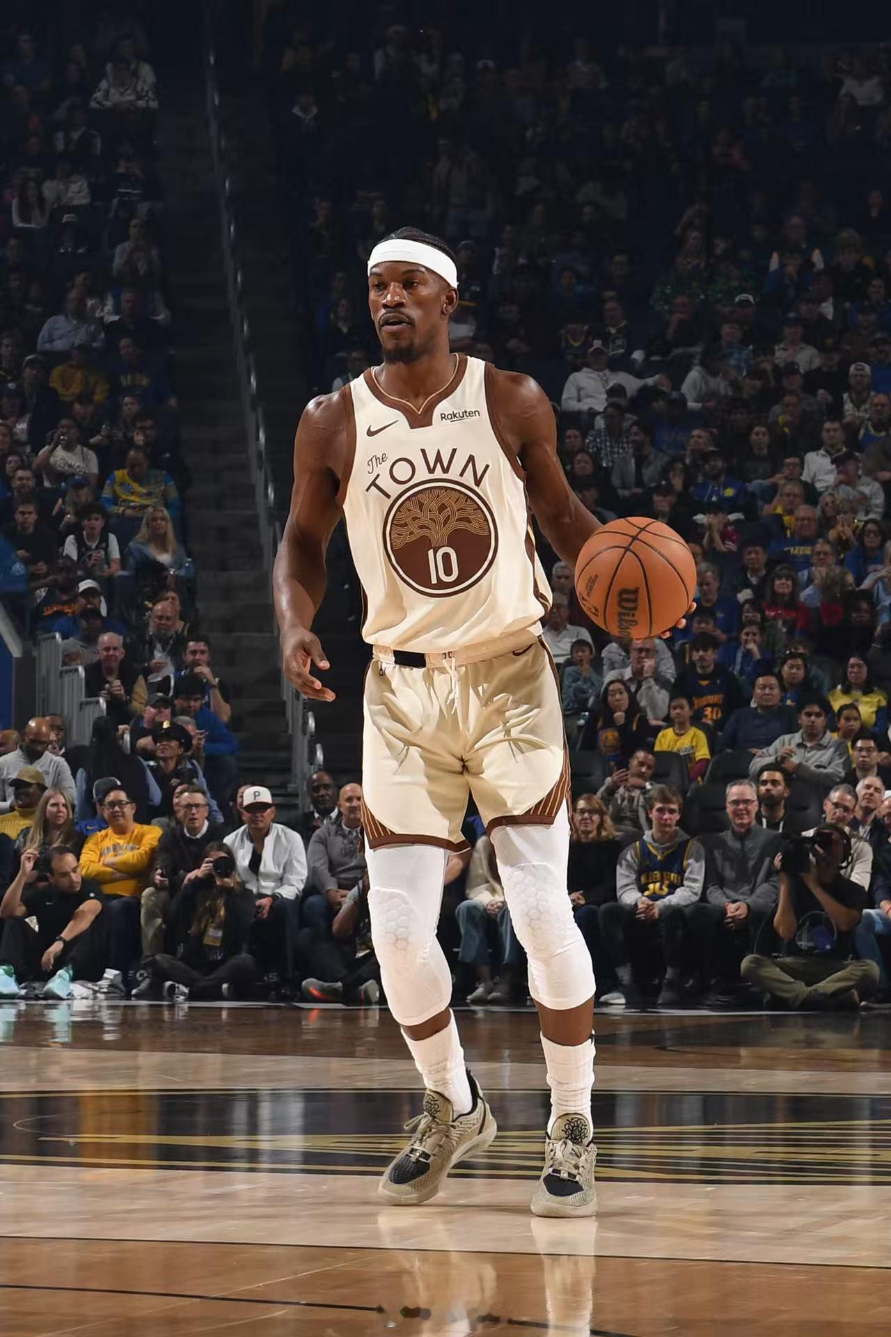 库里今日和巴特勒一起上脚了JB3 美杜莎/蛇灵好看啊 