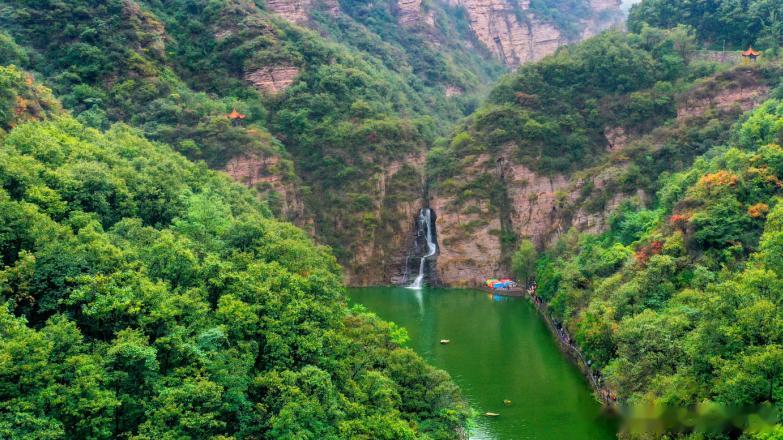 洛阳夏日玩法直接拉满！进山踩山泉、观山间云海，山间民宿喝茶看星；雨后逛城市公园满