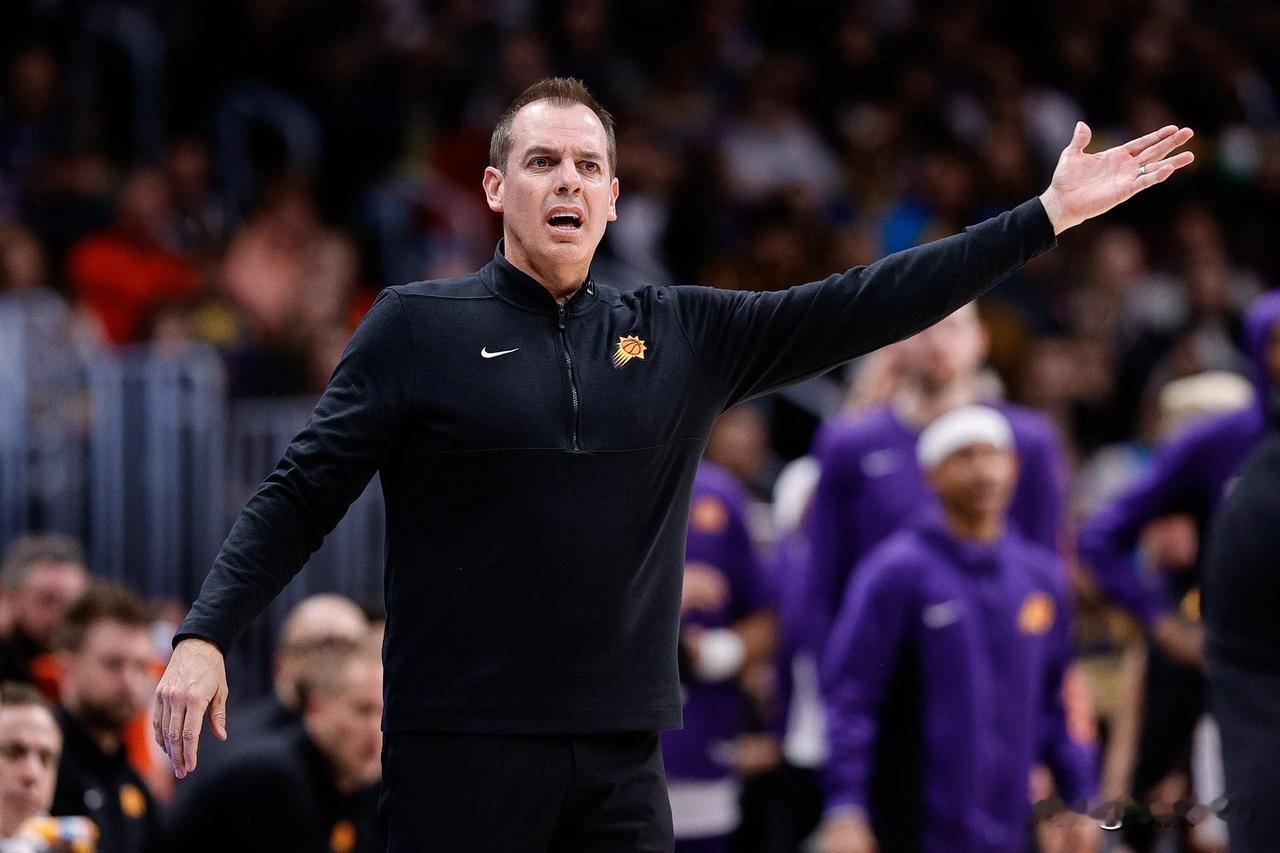 首轮被横扫！Woj：太阳解雇主帅沃格尔 布登是新帅领跑者
Woj：布登是太阳主帅
