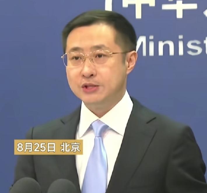 中国丝毫不惧怕美国制裁！
公开表态：与伊朗合作不应受到干扰！
这是贝森特放话威胁