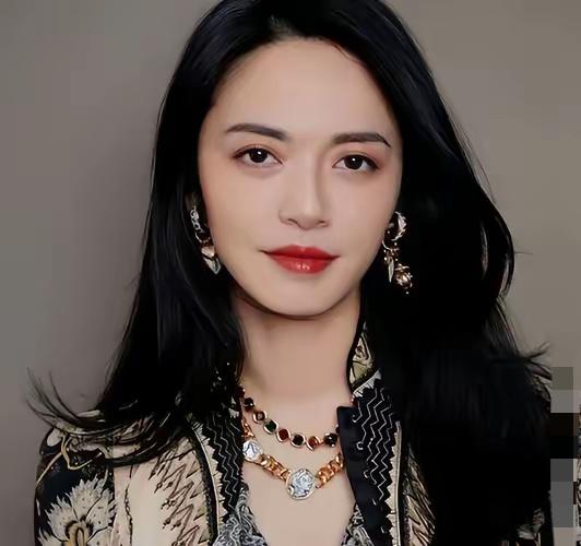 娱乐圈最尴尬的场面，姚晨这次算是体验到了，不是婚变本身，而是乱用“官宣”被官媒直