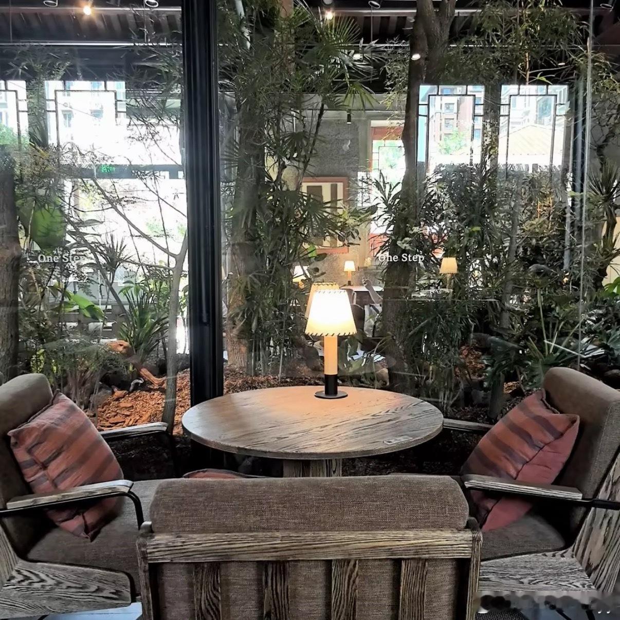 下午茶时间到☕️家门口的店，图的就是一个方便 