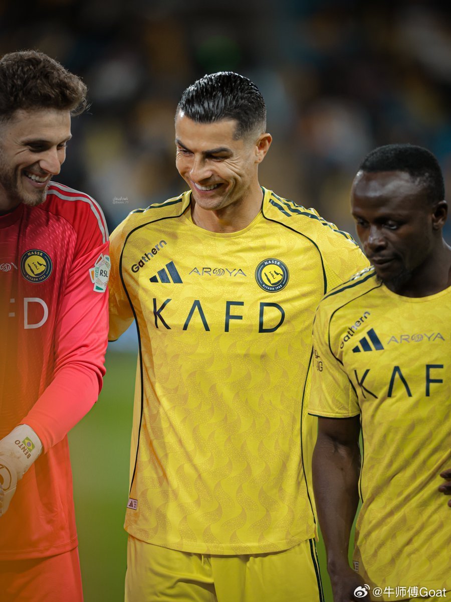 C罗 和C罗在一起是什么感受？本托：克里斯蒂亚诺是一位极其敬业的人。他所取得的一