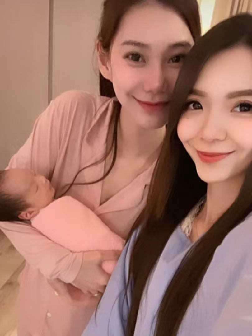 汪小菲老婆公开了在月子中心的照片
有钱人就是不一样，
生育都有很多人照顾着，
所