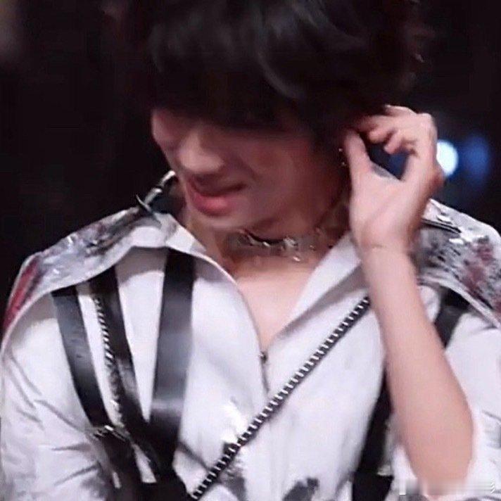 王橹杰酒窝王橹杰的酒窝荣耀之战，王橹杰酒窝好可爱 