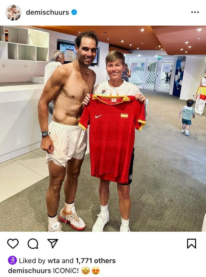 笑死，荷兰人舒尔斯刚刚在社媒分享了与纳达尔在巴黎奥运会的合照，豆子直接把落场版球