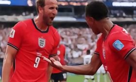 英格兰队在世界杯小组赛中以2-0力克巴拿马，强势锁定小组头名出线！贝林厄姆灵动破