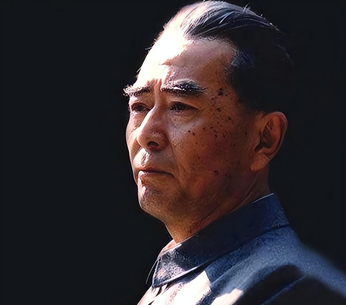 1990年王铁成饰演周恩来时，主动向剧组建议：敏感的内容也应该大胆拍摄，真实还原