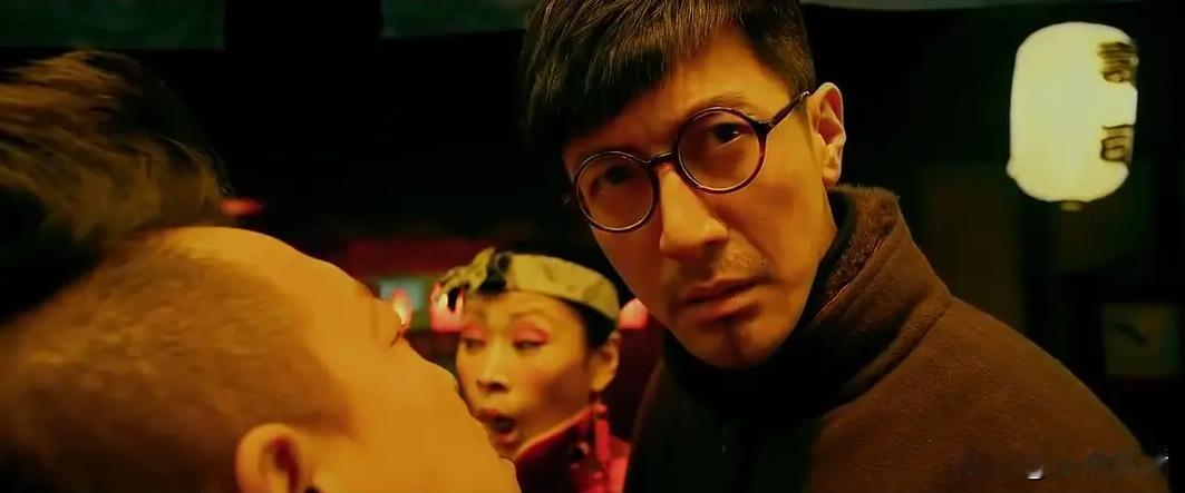 2013年上映的《厨子戏子痞子》由刘烨、张涵予、黄渤主演。

其中一个角色叫人印