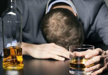 糖尿病与喝酒有关？医生反复提醒：糖尿病患者，这4种酒最好少喝

 
糖尿病，现代