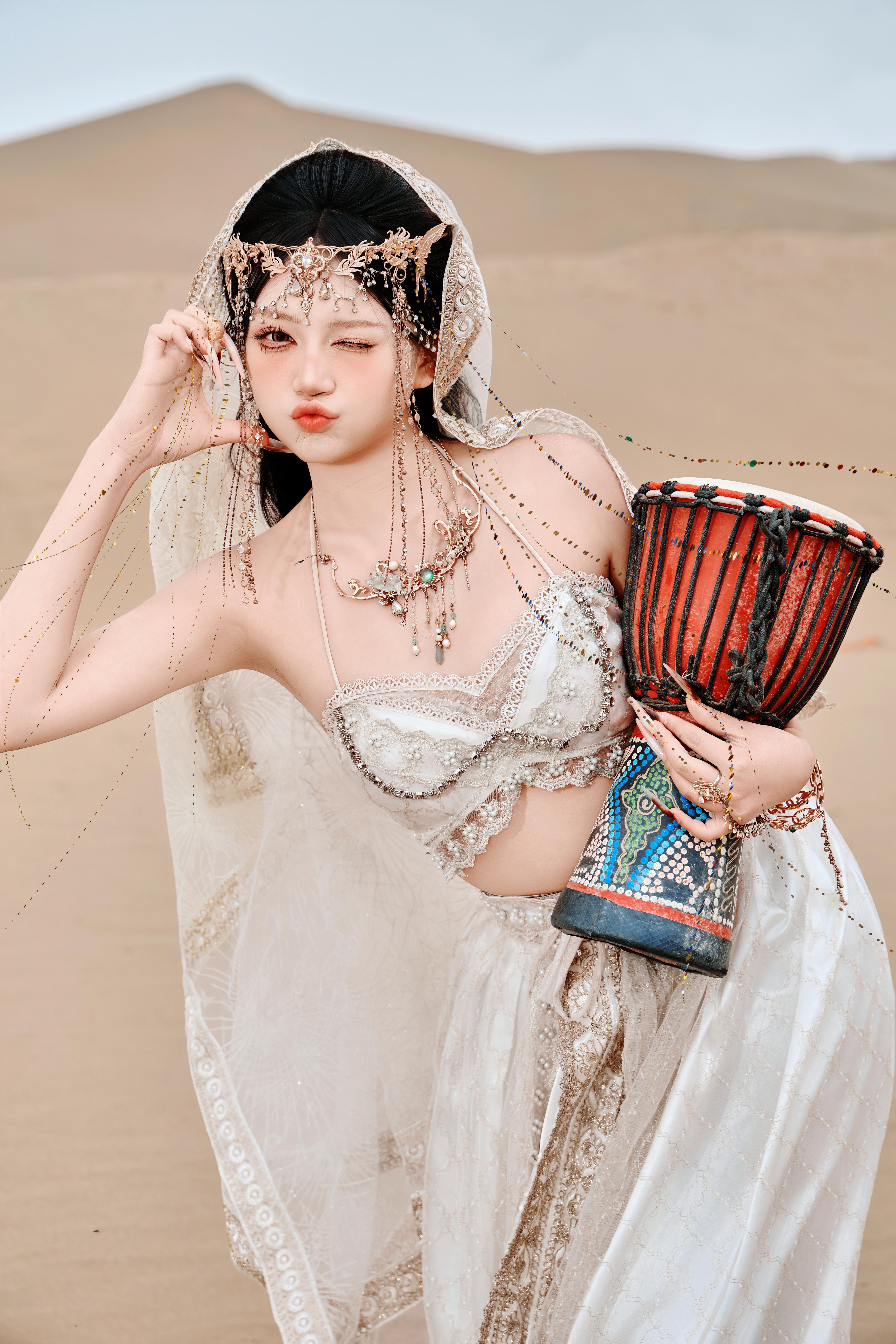 白色西域公主的氛围感真的一绝 ❗。