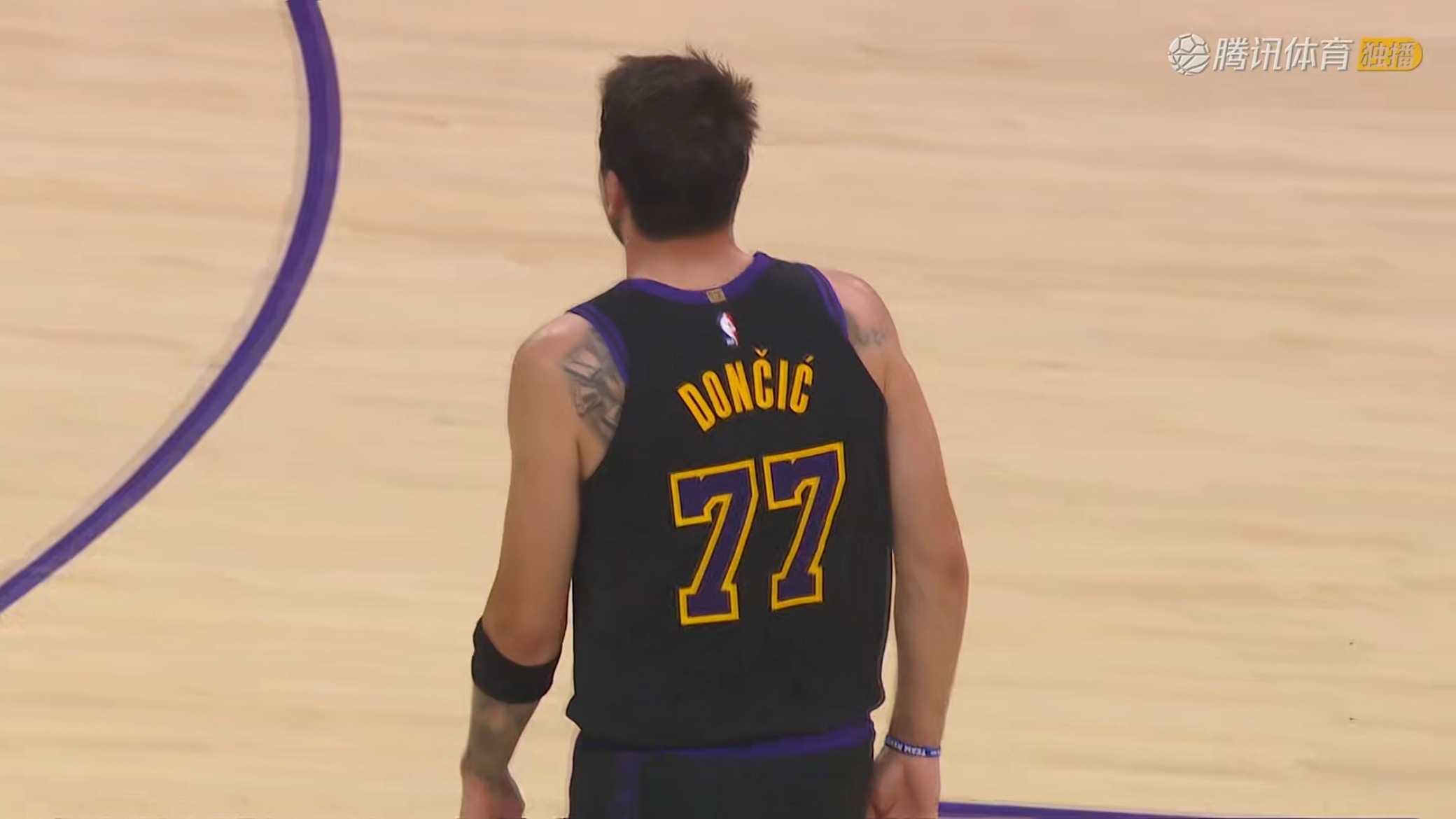 半场湖人领先骑士12分！有什么想说骑士vs湖人