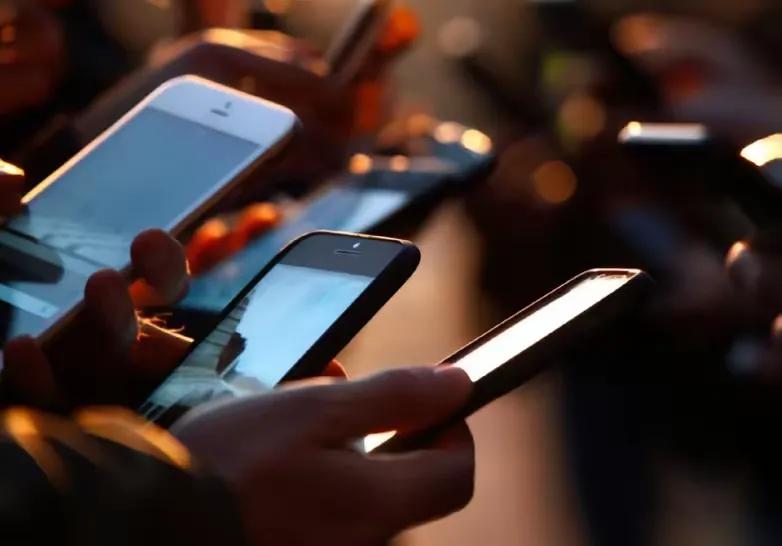 坏消息来了，这次谁也躲不掉。你的钱包又要大出血了。就在下个月，手机价格将迎来史无