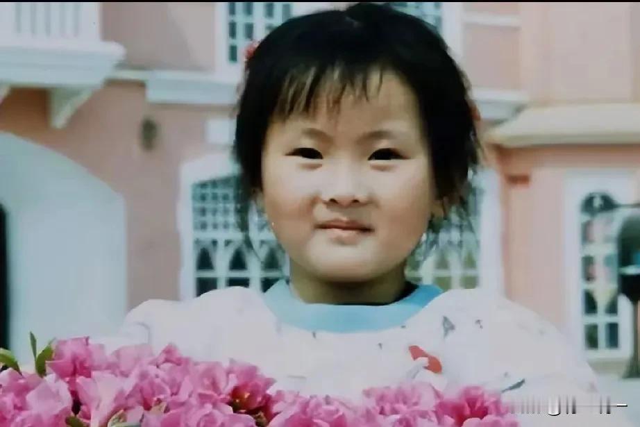 ​我不养你小，但你必须养我老，因为你已经是名人了！
还有很多不如陈若琳的被遗弃之