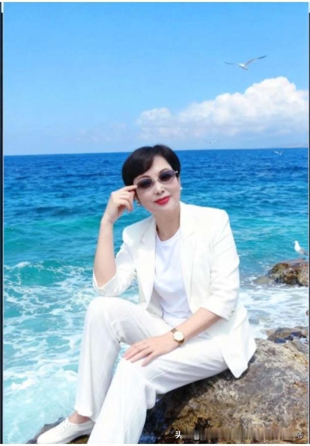       人生醒悟
   做人需要清醒，
  人生途中，难免遭遇不公那些，不