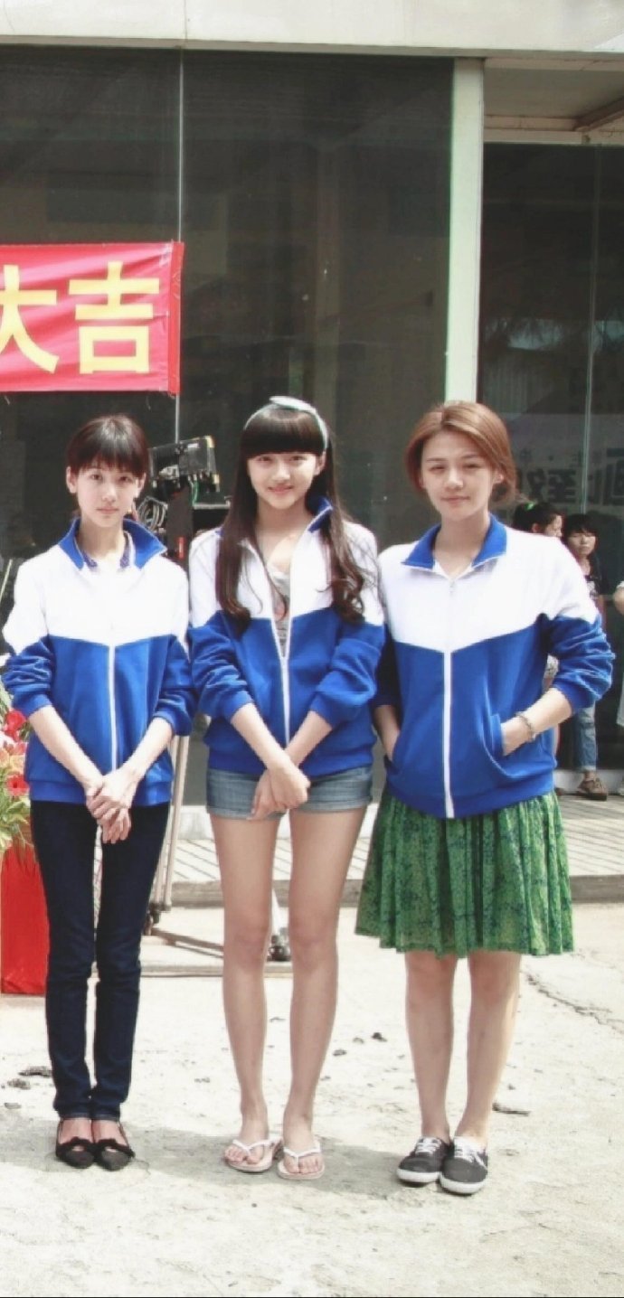 左耳开机时的陈都灵关晓彤马思纯，那时候都还很青涩 