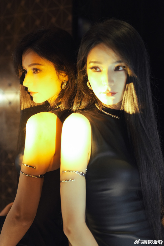 张宸逍发长文安利代斯 被这波真诚安利狠狠圈粉，代斯在舞台上拼尽全力的模样极具魅力