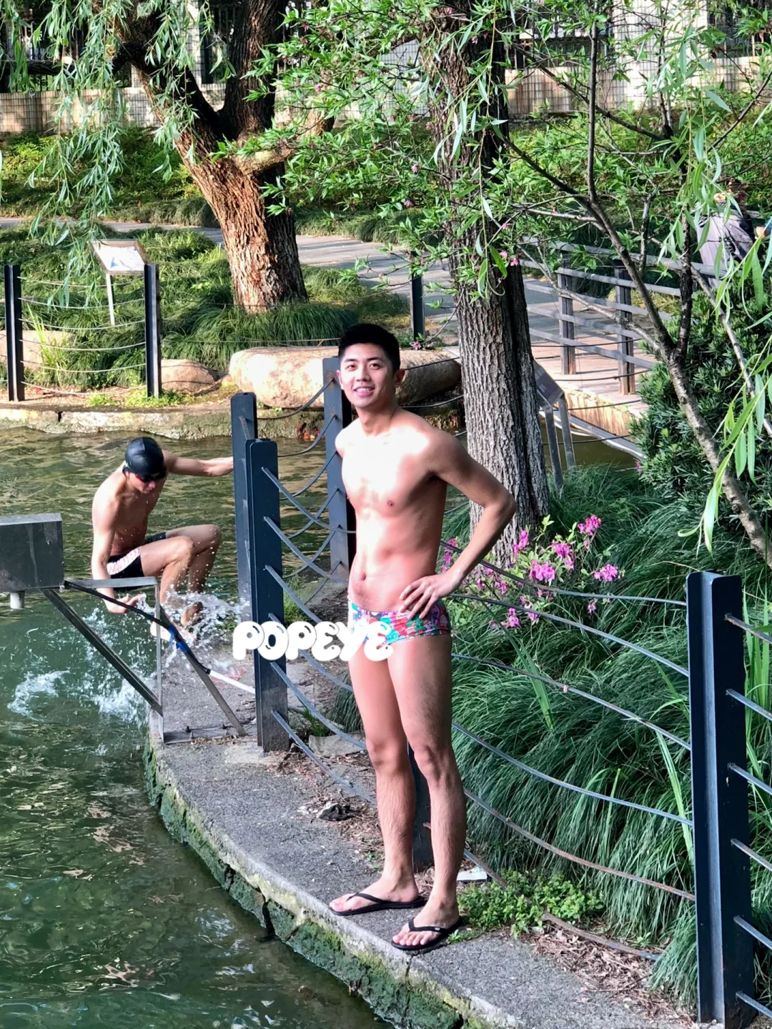 🧔🏻大叔：你撑一点肌肉起来！😯我：没肉可撑