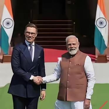 沉默一天后，莫迪扛不住了：就美国击沉伊朗军舰发声
 
莫迪为啥扛不住了？因为印度