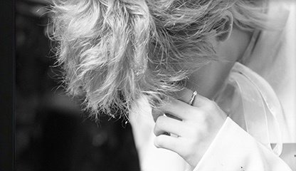 很爱吃蓝莓的赛车手小丁来啦丁程鑫加冠礼演唱会倒计时6天帅照丁程鑫加冠礼演唱会倒计