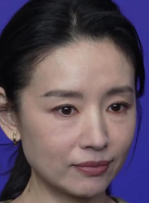 我有个预感，
董洁

很可能就是潘粤明这10多年来，

遇到的最完美伴侣！

潘