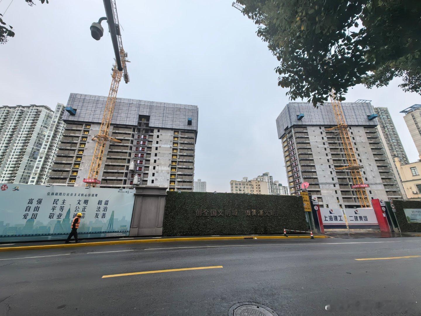 路过五坊园优点：1.靠近董家渡2.纯大平层非超高层3.14.65过几个月看看也许