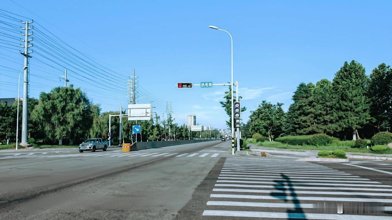 山东半岛的206国道（威海市文登区秀山路东首）