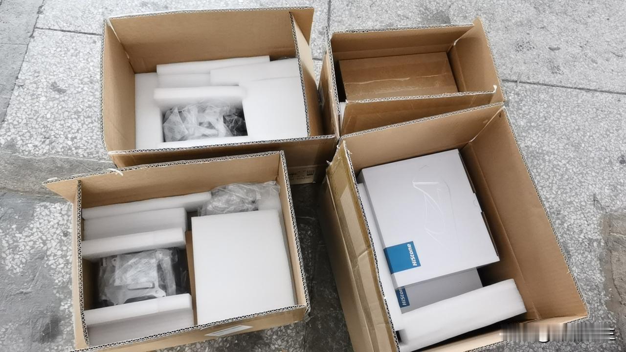 假期前的最后一班岗！📦今天抓紧把这几单国际件全部打包发出，虽然货量不多，但每一