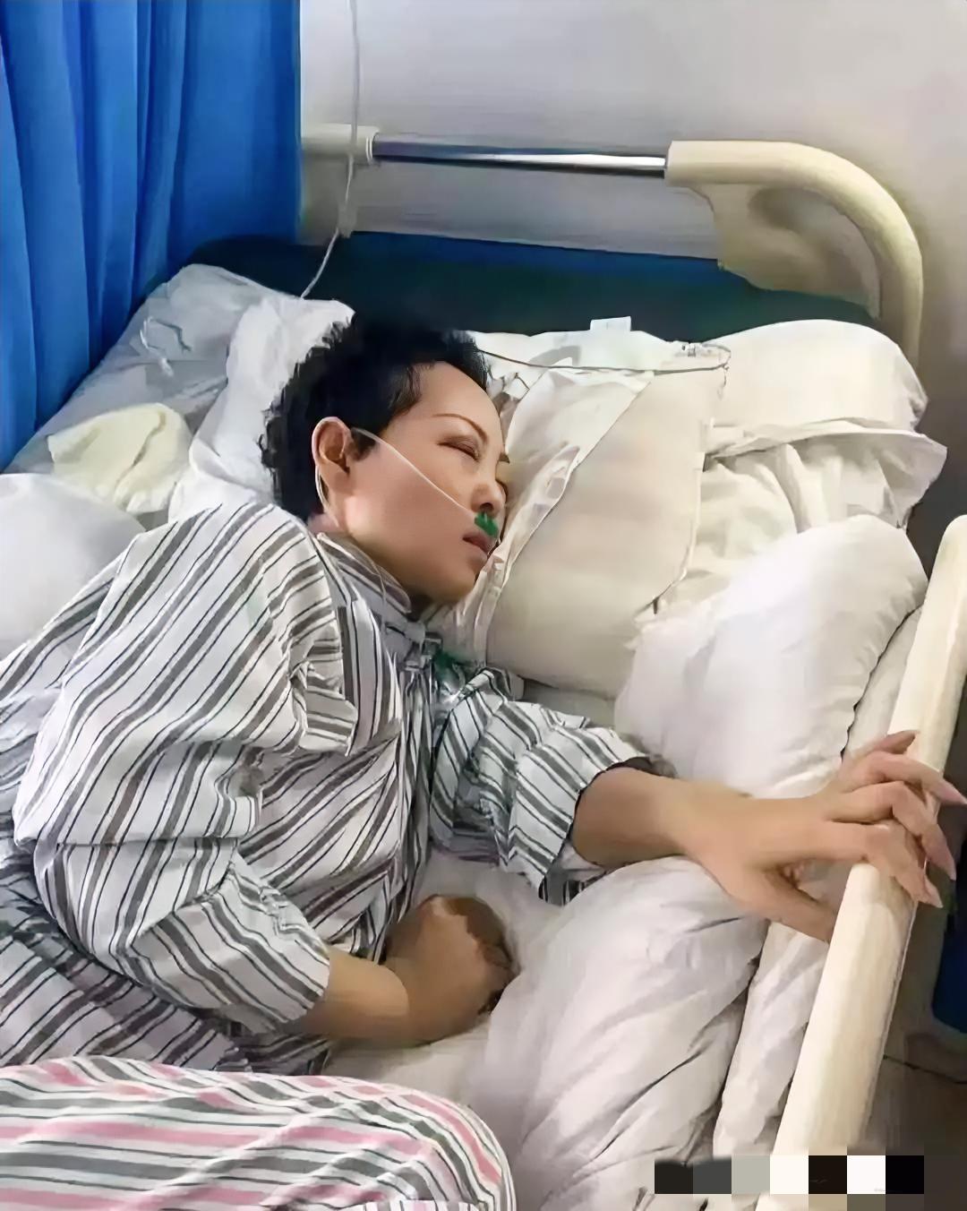 6月9日高考结束，河北唐山一位父亲接女儿回家，看到妻子遗像才说出真相：妈妈5月2
