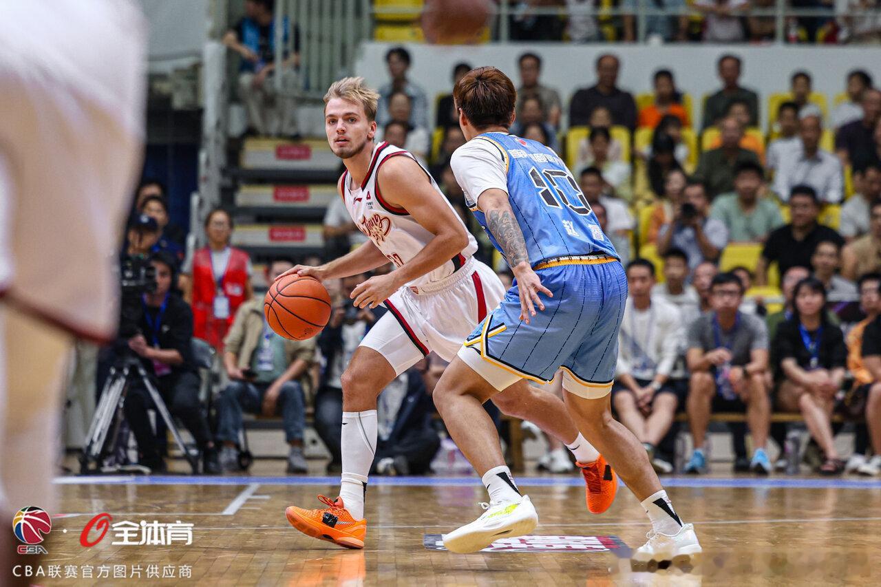 CBA季前赛｜第二场，浙江稠州金租96-97憾负北京首钢。cba季前赛浙江稠州男