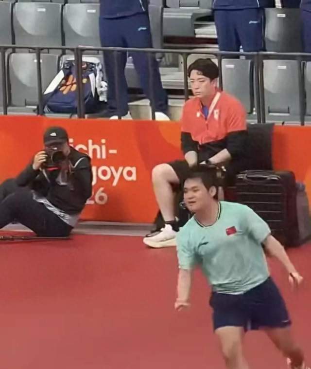 彻底征服日本！林诗栋四线全登领奖台，主场球迷集体狂喊卡哇伊